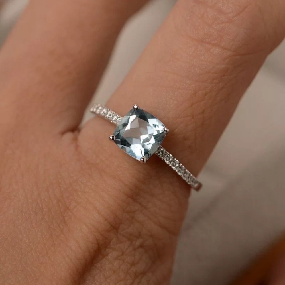 💎NEW💎 SILVER  PLATED DAINTY AQUAMARINE RING - Picture 4 of 8